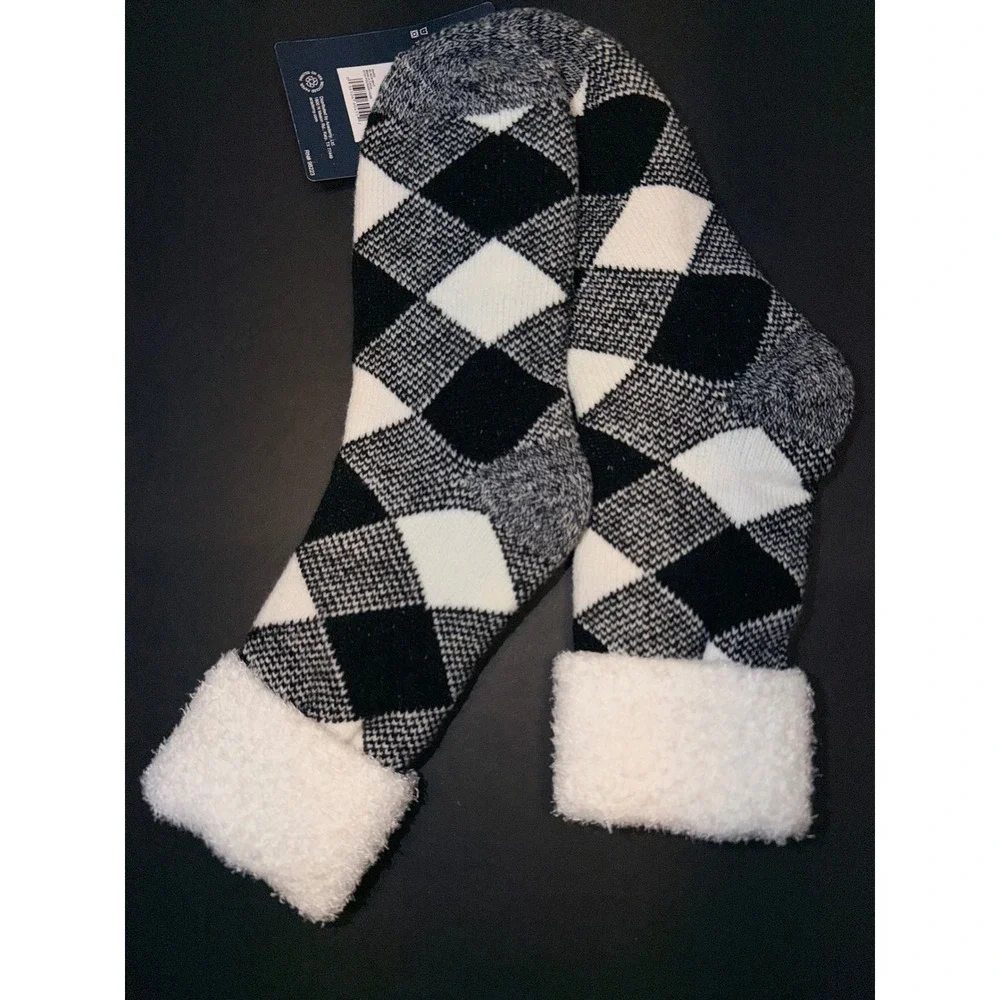 Magellan Outdoors Buffalo Black White Plaid Aloe Infused Sherpa Lodge Socks Sz M
